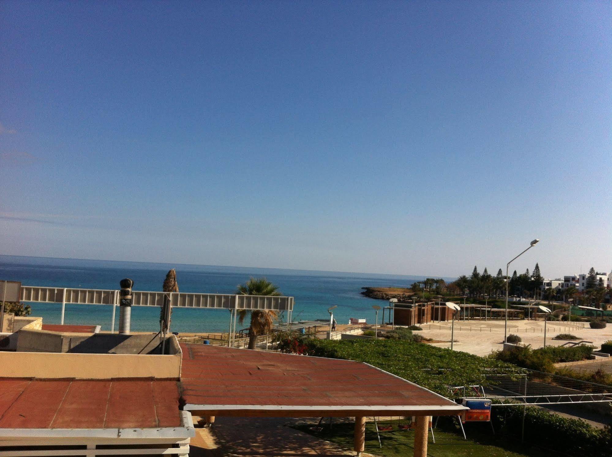 פרוטאראס Blue Peter Apartments מראה חיצוני תמונה