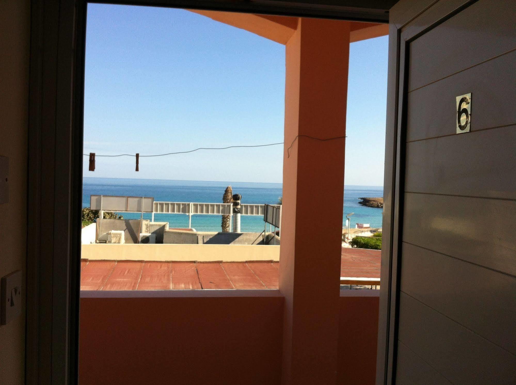 פרוטאראס Blue Peter Apartments מראה חיצוני תמונה