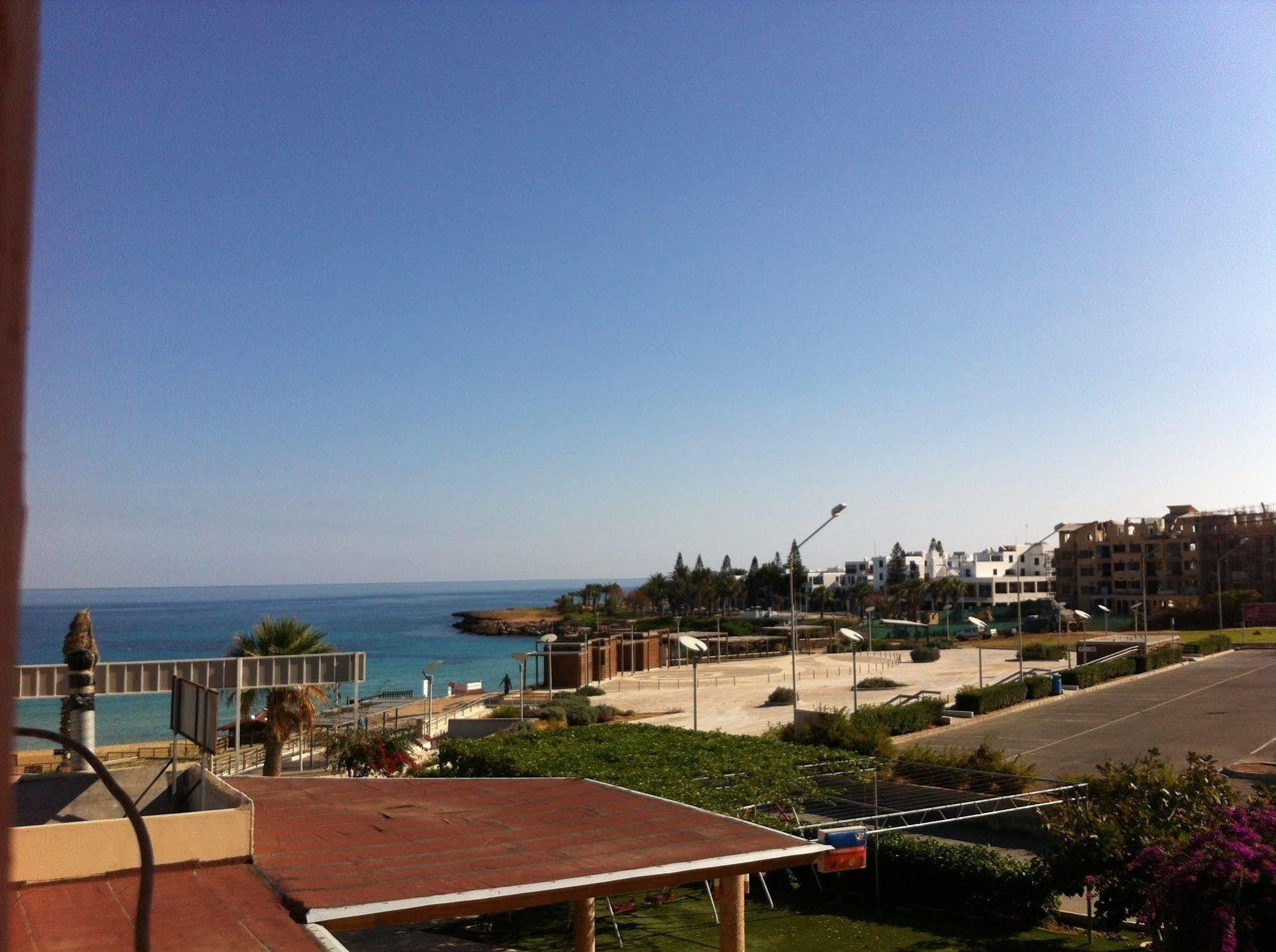 פרוטאראס Blue Peter Apartments מראה חיצוני תמונה